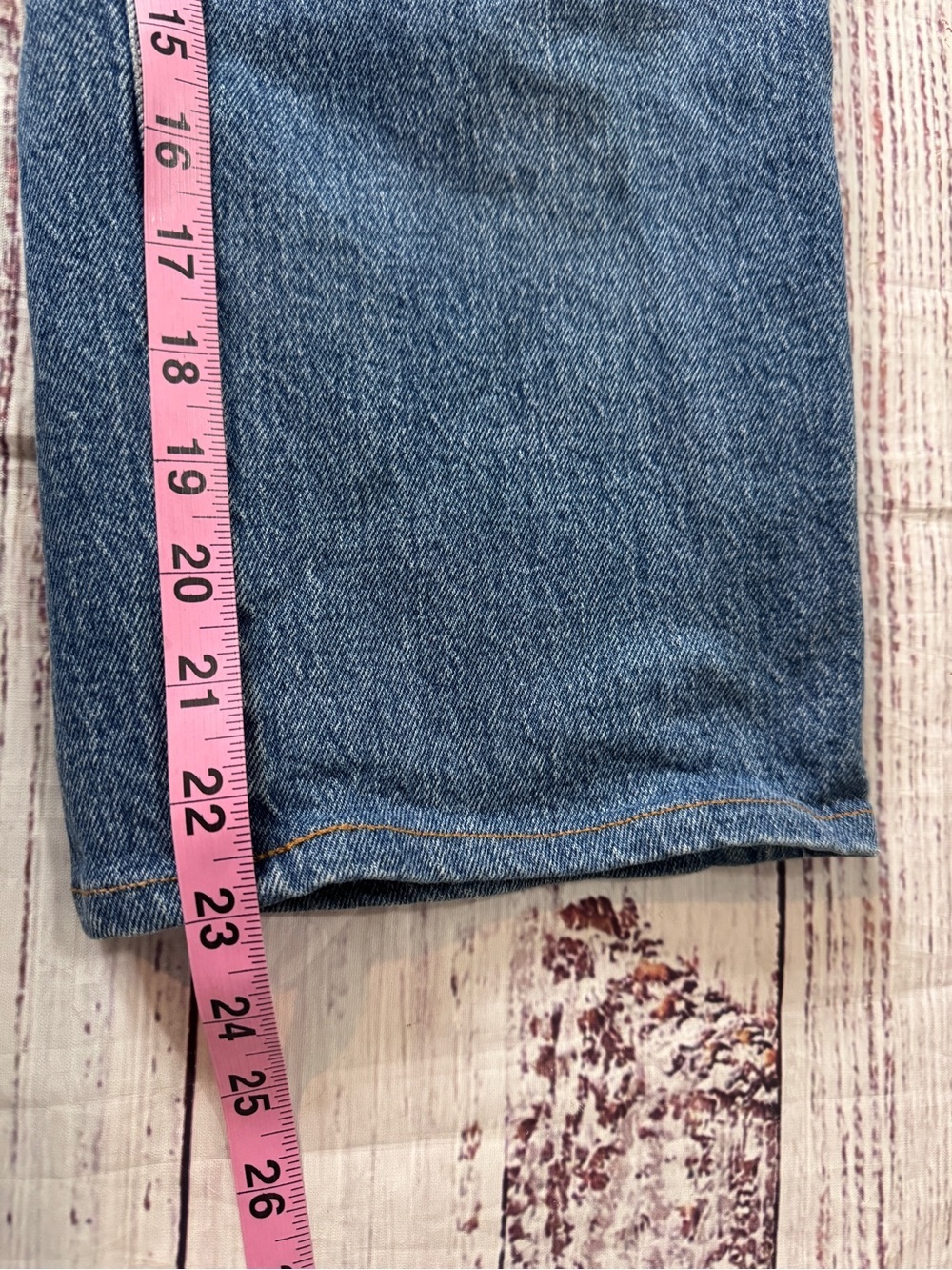 Levi’s Ribcage Straight Jeans 25 High Rise Button Fly Medium Wash - Picture 9 of 10